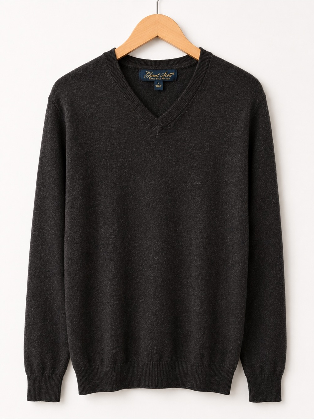 Garret Scott chocolate Brown 100% Extra Fine Merino Wool V-Neck Sweater L